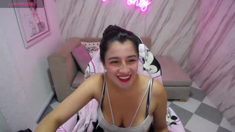 valerie_b online show from November 11, 2024, 3:13 am