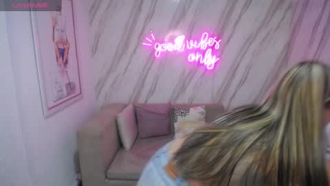 valerie_b online show from December 3, 2024, 3:11 am