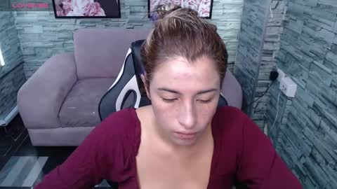 valerie_b online show from December 19, 2024, 12:46 pm