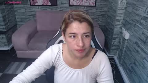 valerie_b online show from December 21, 2024, 12:37 pm