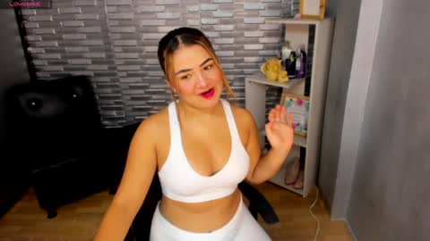 valery_1402 online show from November 29, 2024, 11:17 am