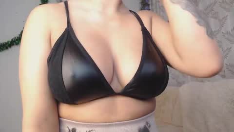 valquiria_sirgun online show from December 2, 2024, 9:28 am