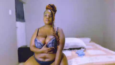 velvetychocolate1 online show from November 30, 2024, 2:26 am