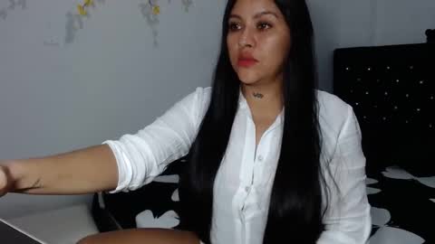 venus_menoza online show from December 2, 2024, 9:50 pm