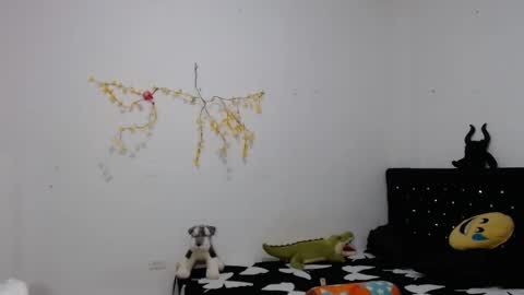 venus_menoza online show from November 25, 2024, 1:33 am