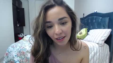 victoriacowen online show from January 8, 2025, 4:46 am