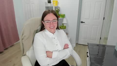 Ukrainian-woman online show from November 14, 2024, 2:31 pm