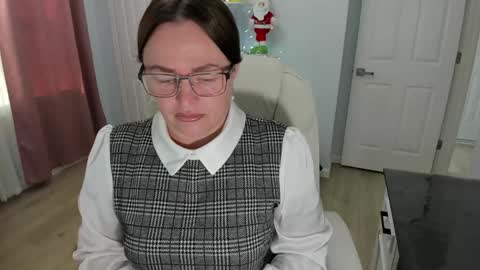 Ukrainian-woman online show from December 13, 2024, 3:49 pm