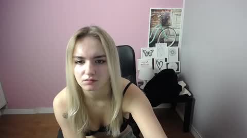 viktoria_lovely online show from November 16, 2024, 11:11 am