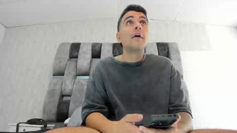 vinicius_santos77 online show from January 8, 2025, 1:07 pm