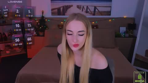 violet__t online show from December 16, 2024, 9:48 pm