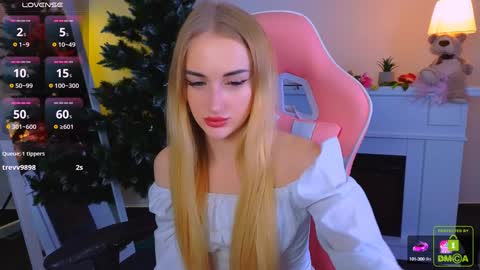 violet__t online show from January 7, 2025, 9:37 pm