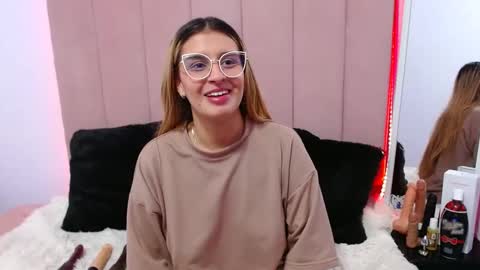 violetalittlee online show from November 26, 2024, 5:07 pm