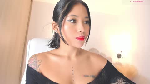 violeth___ online show from December 23, 2024, 11:17 am