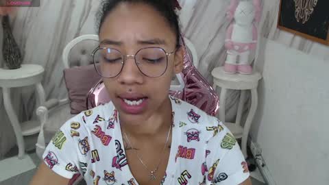 violeth_b online show from December 7, 2024, 12:39 pm