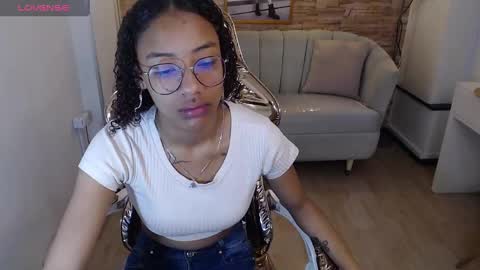 violeth_b online show from December 24, 2024, 12:36 pm