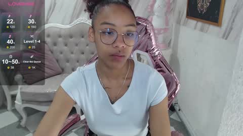 violeth_b online show from December 30, 2024, 12:33 pm