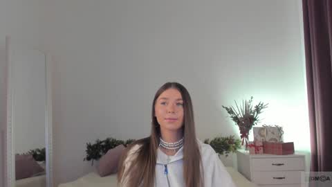 violetta_finch online show from December 15, 2024, 8:28 am