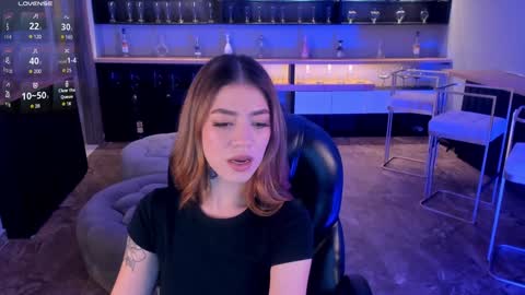 Violett  online show from December 16, 2024, 9:58 pm