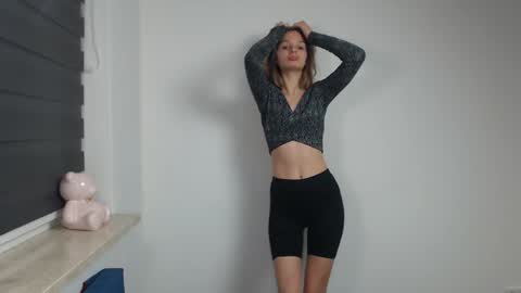 vivien_slender online show from November 12, 2024, 1:55 pm