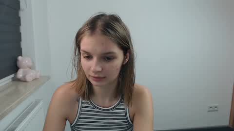 vivien_slender online show from November 21, 2024, 11:48 am