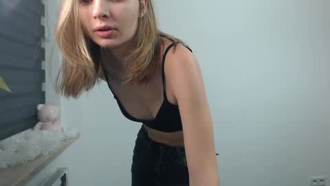 vivien_slender online show from January 5, 2025, 1:26 pm