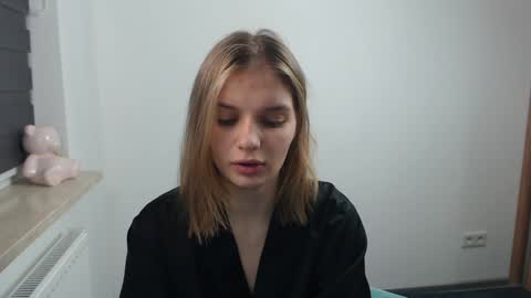 vivien_slender online show from November 24, 2024, 2:29 pm