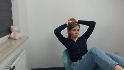 vivien_slender online show from December 10, 2024, 9:52 am