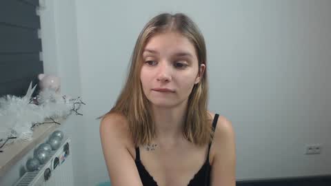 vivien_slender online show from December 30, 2024, 1:05 pm