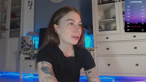 weed_princesss online show from December 21, 2024, 2:45 pm