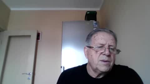 wer_tman157868 online show from December 23, 2024, 11:17 am