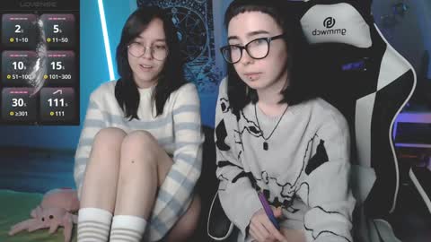 Julia and Amelia online show from December 3, 2024, 7:29 pm