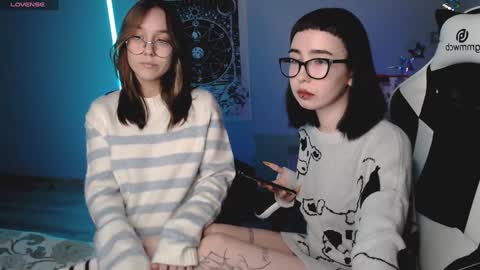 Julia and Amelia online show from December 1, 2024, 9:04 pm