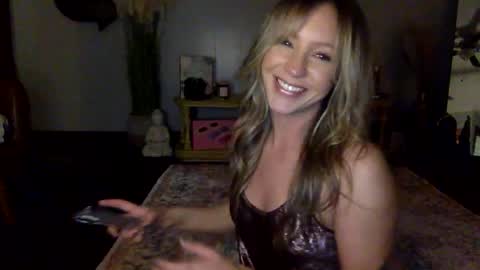 xLacyy online show from December 4, 2024, 2:39 am