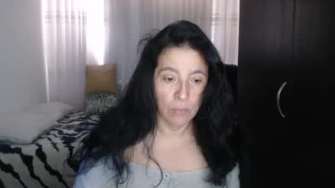 yasmin_love85 online show from January 9, 2025, 3:45 pm