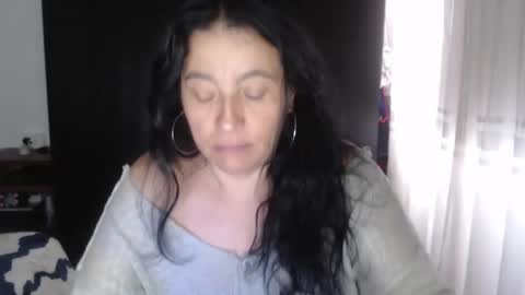 yasmin_love85 online show from December 17, 2024, 3:38 pm