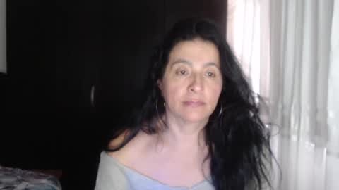 yasmin_love85 online show from December 2, 2024, 2:08 pm