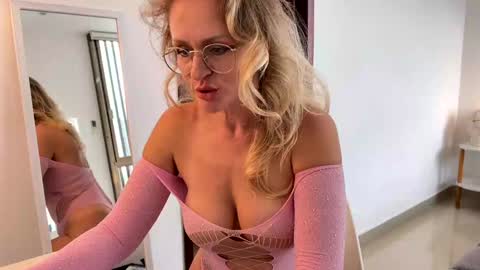 Zlata online show from November 15, 2024, 8:30 pm