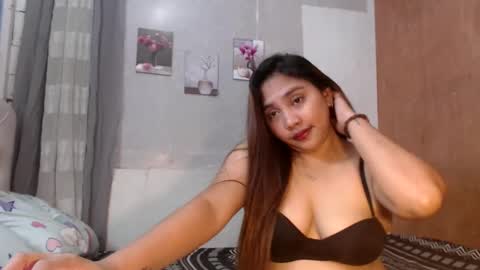 yhang_slut online show from December 14, 2024, 3:03 am