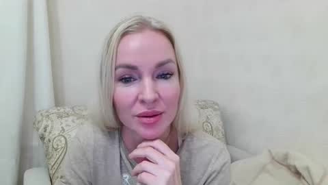 yourr_lana online show from January 28, 2025, 4:11 pm