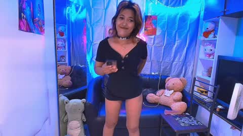 yourslaveinphuket online show from January 5, 2025, 4:05 pm