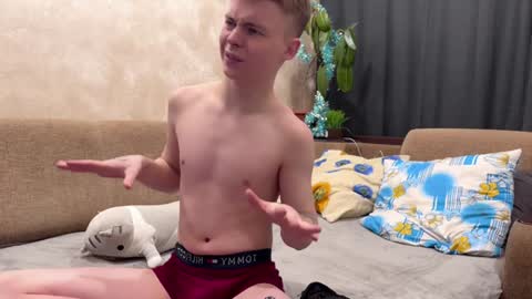 zac_forz online show from December 22, 2024, 1:27 pm