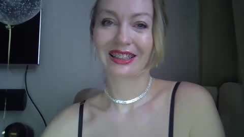 Zarina Swift online show from November 25, 2024, 4:16 am