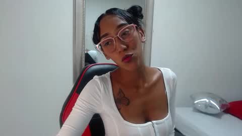 Zasha Romero online show from November 18, 2024, 4:05 am