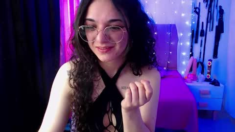 zoe_0111 online show from December 14, 2024, 4:40 pm