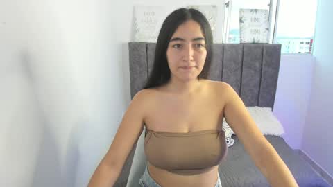 zoe_jones7 online show from December 10, 2024, 10:48 pm