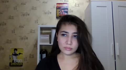 zoe_lightx online show from January 23, 2025, 1:24 am