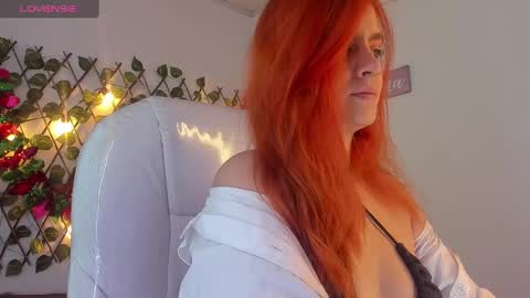 zoee_thompsonn online show from December 18, 2024, 7:49 pm