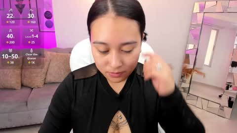 zoleth_adams online show from November 25, 2024, 12:01 pm