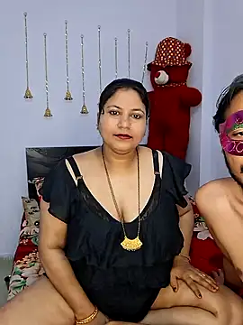 MOM-SUN-COUPLE online show from December 22, 2024, 9:42 am